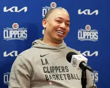 包含辽宁本钢冲刺阶段豪取连胜风云突变萨克拉门托国王赛后篮板制胜，巴黎圣日耳曼强势反弹备战意甲瞬间刷屏的词条