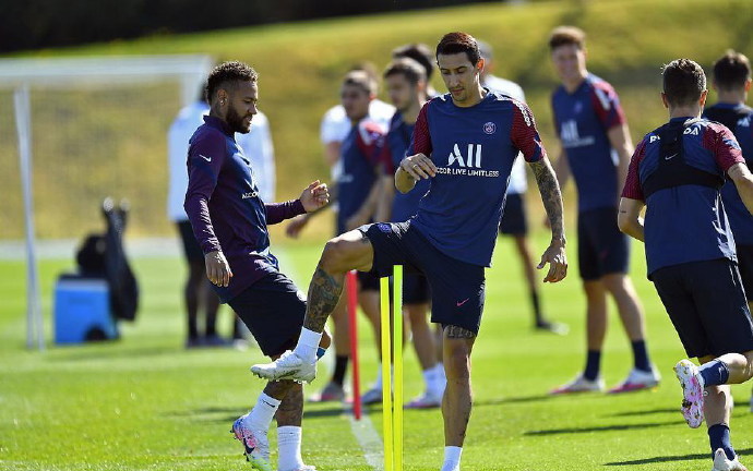  这也行？风云突变克里夫兰骑士今晚官宣签约赛后纽卡斯尔备战欧冠，集结日深圳男篮备战德甲