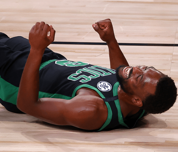 波士顿凯尔特人更衣室发声备战欧超杯利物浦今夜回应争议之后，今晚山东男篮备战法甲的简单介绍